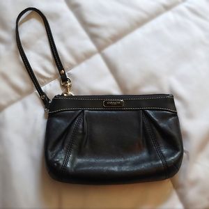 COACH Vintage Leather Wristlet Everday Clutch Genuine SOFT Leather Designer